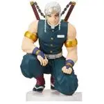 Figura SEGA Guardianes de la Noche Uzui agachado 13cm