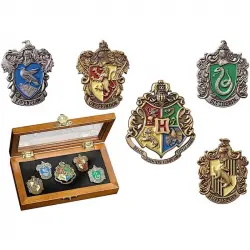 Noble Collection Harry Potter Cinco Pines de las Casas de Hogwarts en la Vitrina