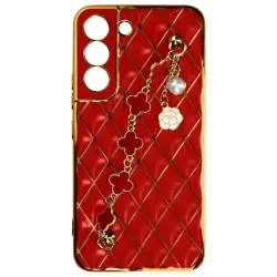 Carcasa Geométrica Samsung Galaxy S22 Con Cadena Trébol De Cuatro Hojas Rojo