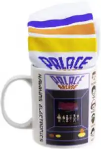 Taza y calcetines Stranger Things Hawkins Electronics